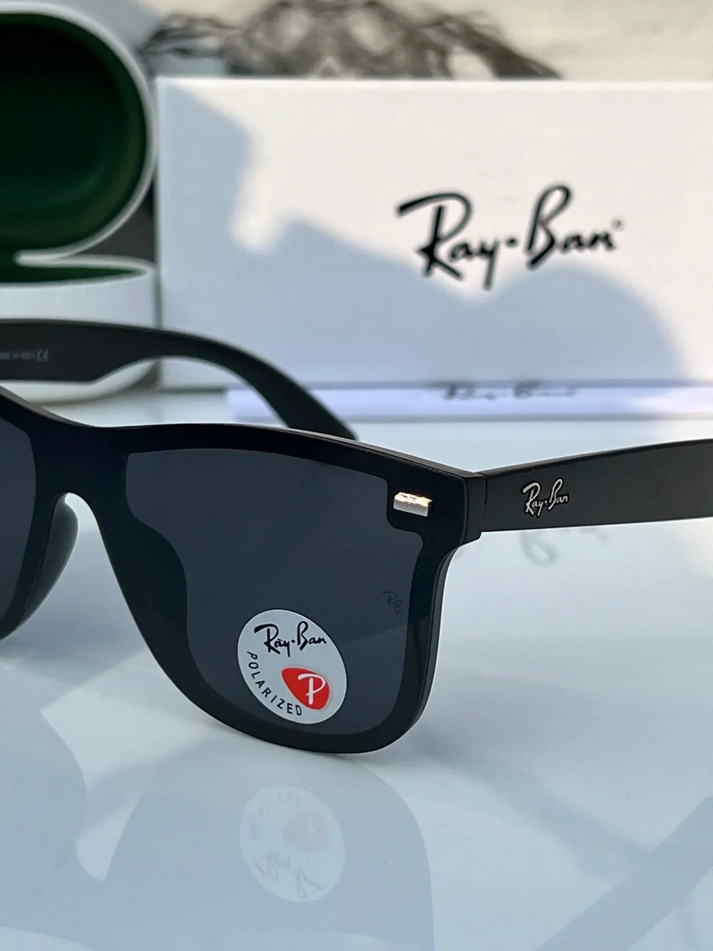 RAYBAN Black & Black 650 Sunglass For Unisex.