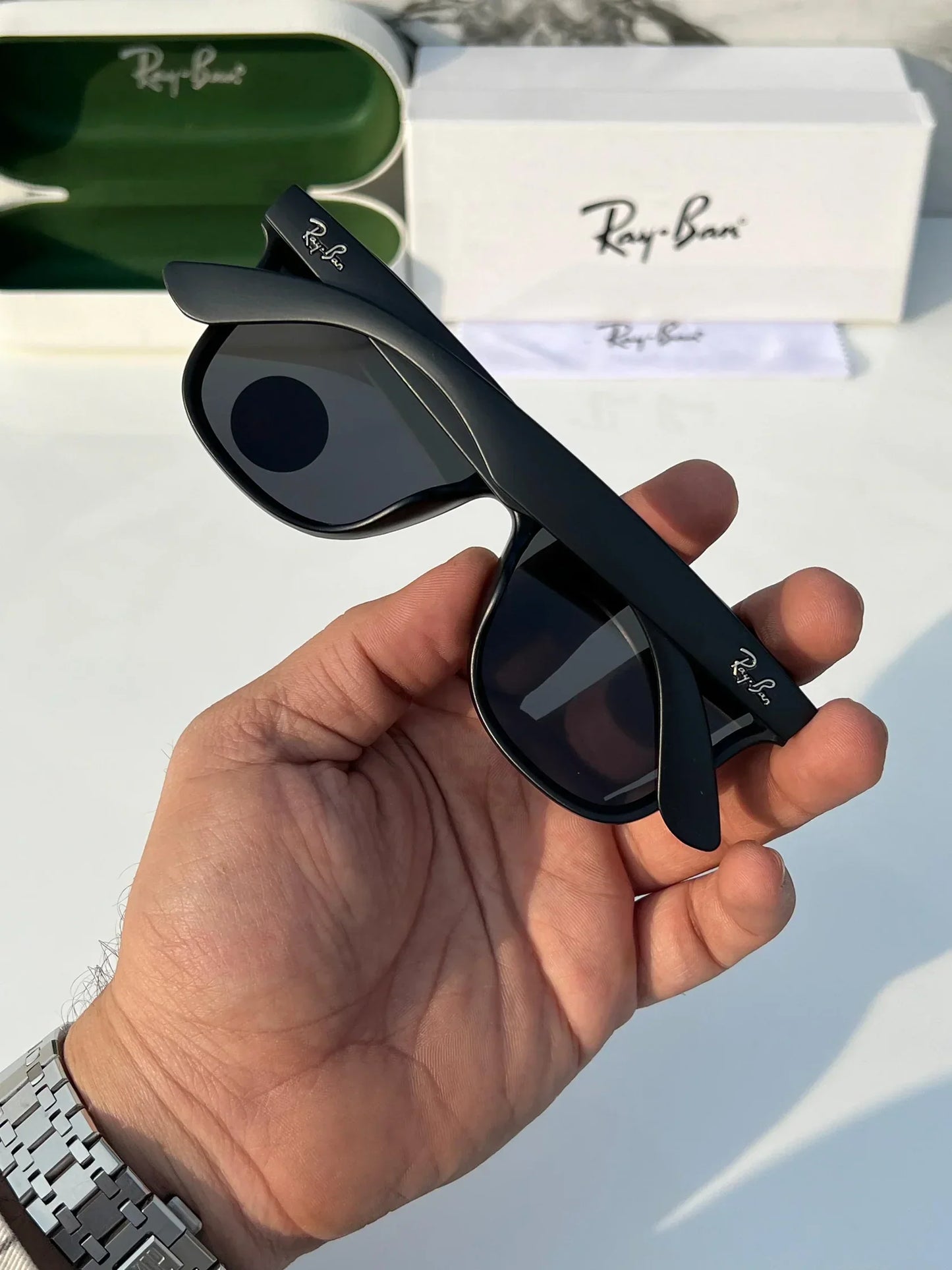 RAYBAN Black & Black 650 Sunglass For Unisex.