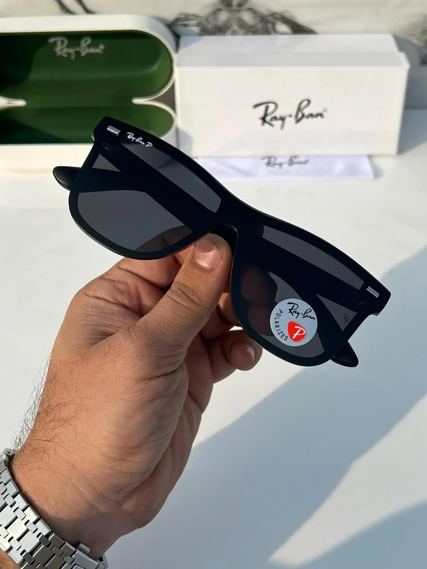 RAYBAN Black & Black 650 Sunglass For Unisex.