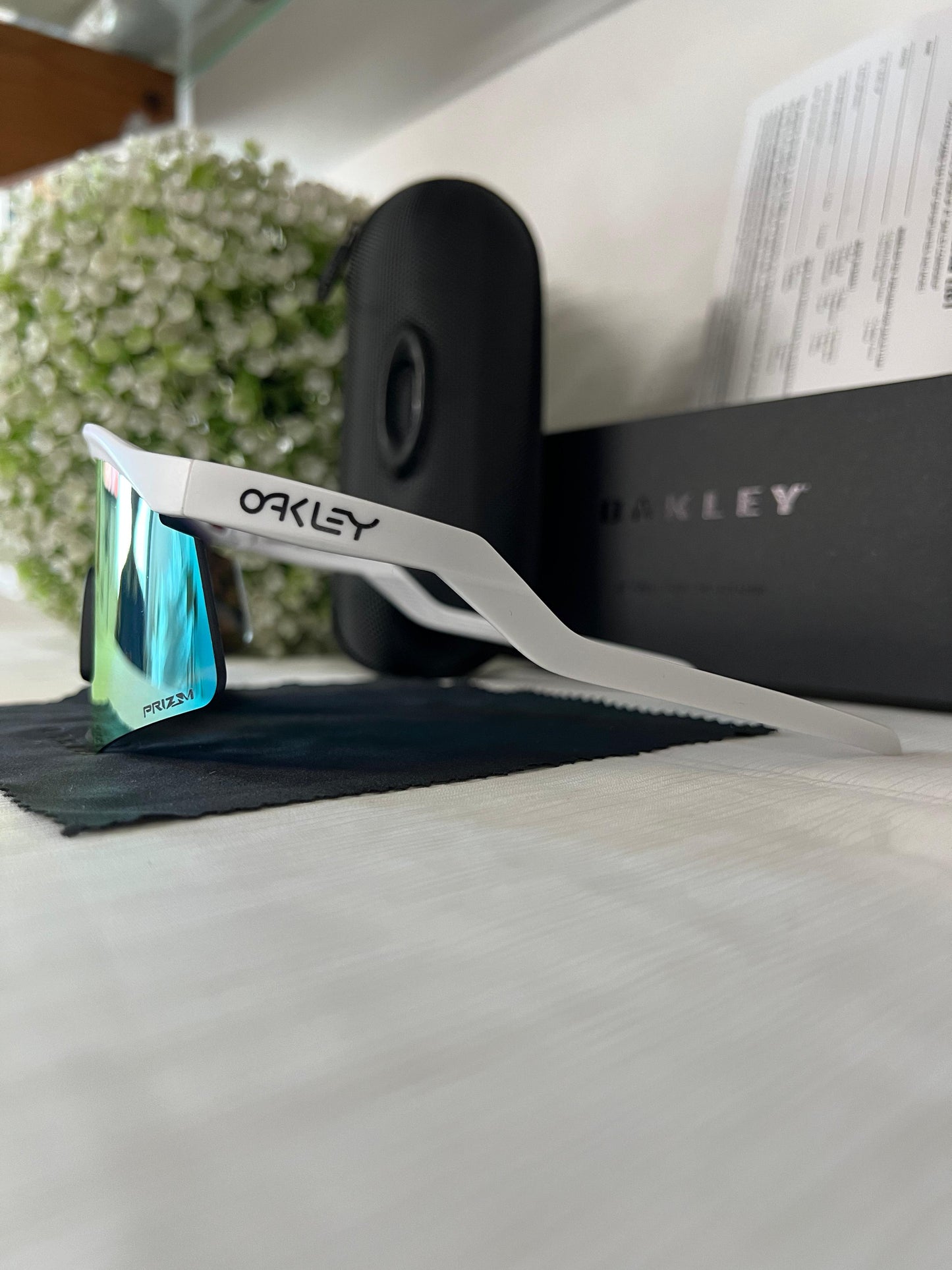 Oakley Hydra sport Sunglasses (WHITE & ORANGE) 🕶️