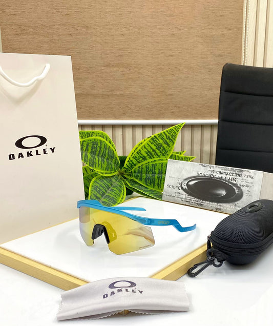 Oakley Hydra sport Sunglasses (METALLIC BLUE & GOLDAN) 🕶️