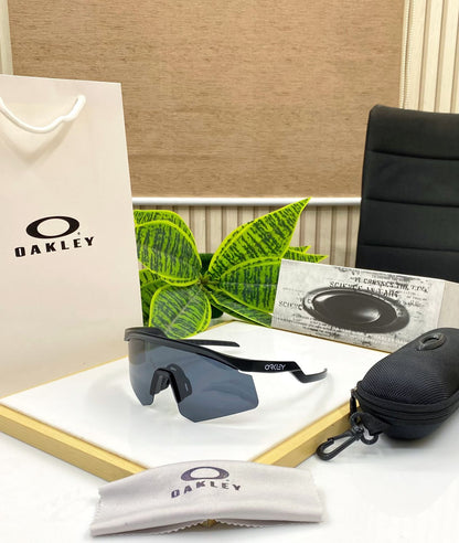 Oakley Hydra sport Sunglasses (black & black) 🕶️