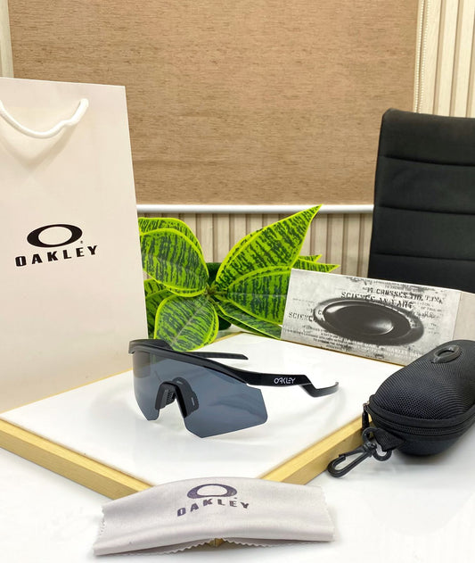 Oakley Hydra sport Sunglasses (black & black) 🕶️